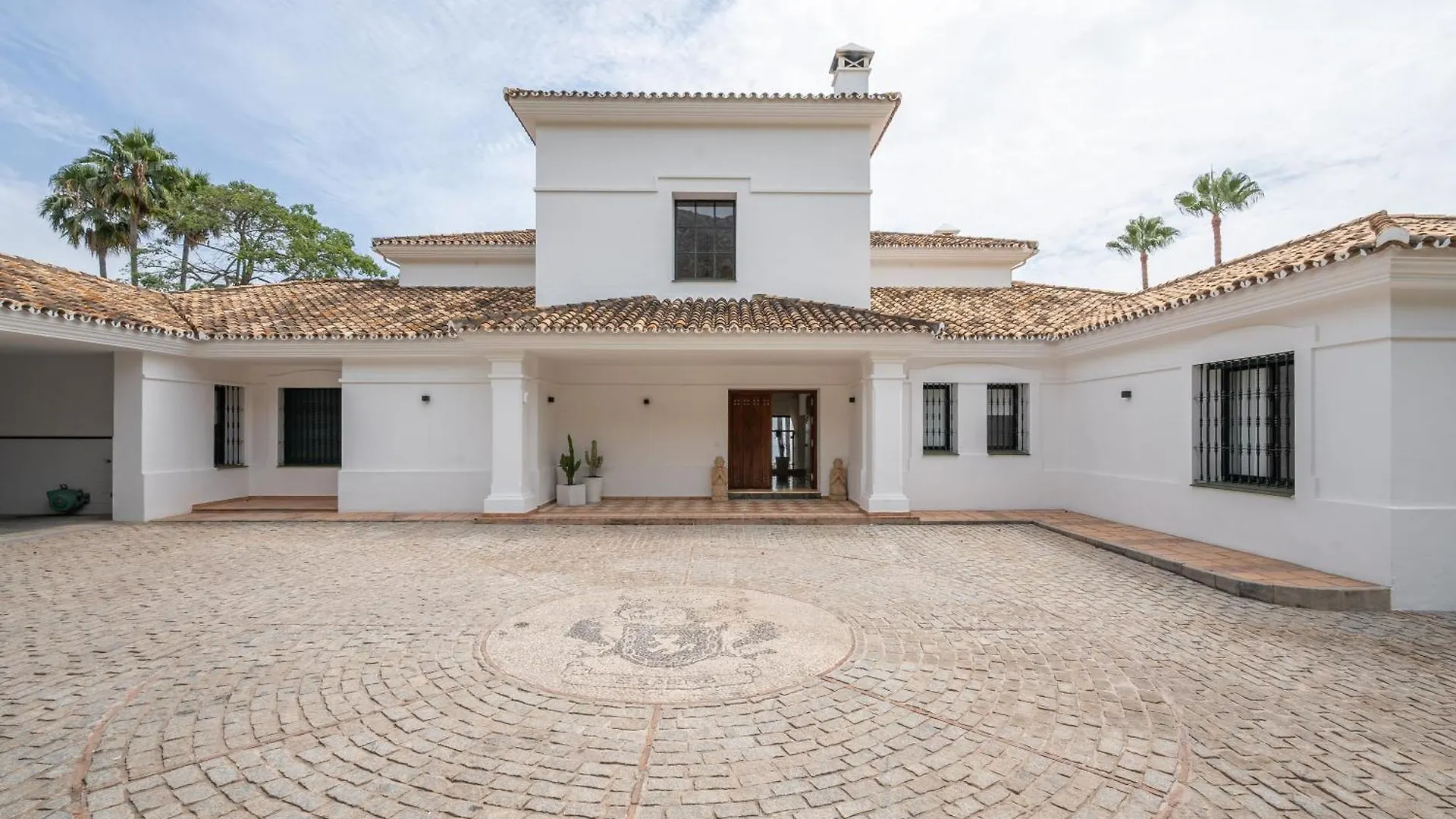 Villa Shakira, Sierra Blanca, Marbella