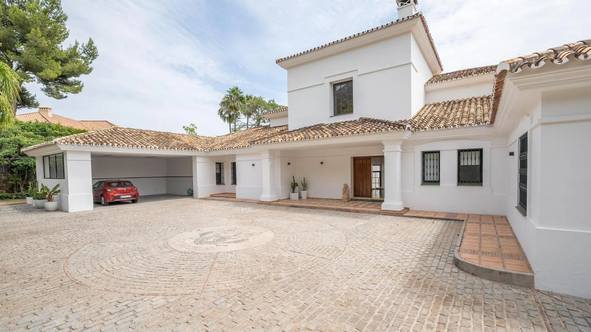 Villa Shakira, Sierra Blanca, Marbella