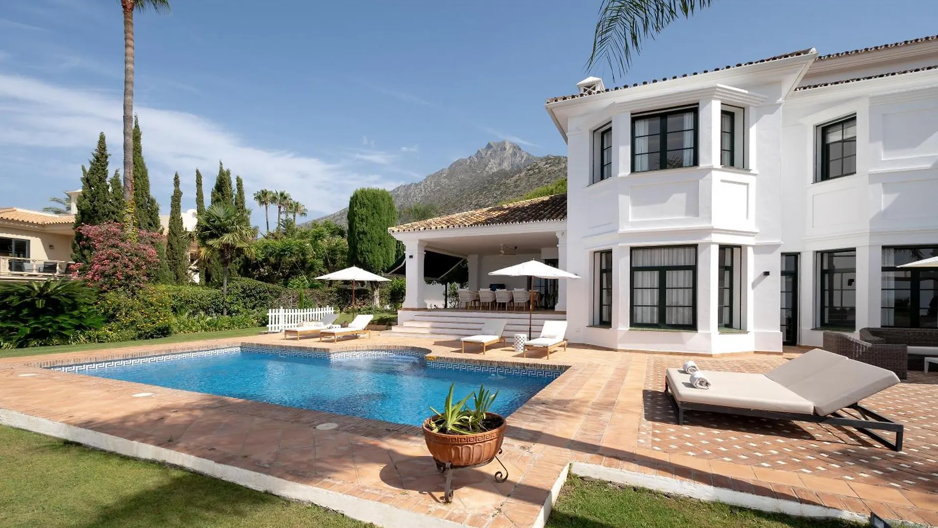 Villa Shakira, Sierra Blanca, Marbella 0*,
