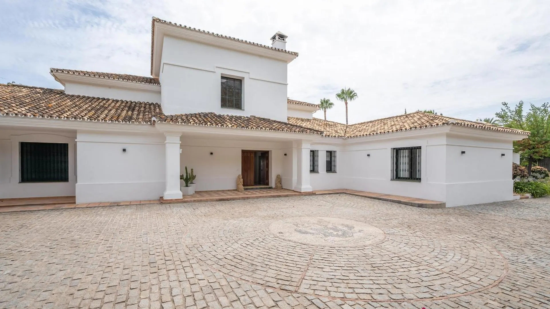 Villa Shakira, Sierra Blanca, Marbella